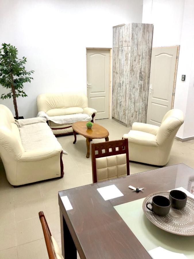 Apartment Tesla Pančevo Exteriör bild