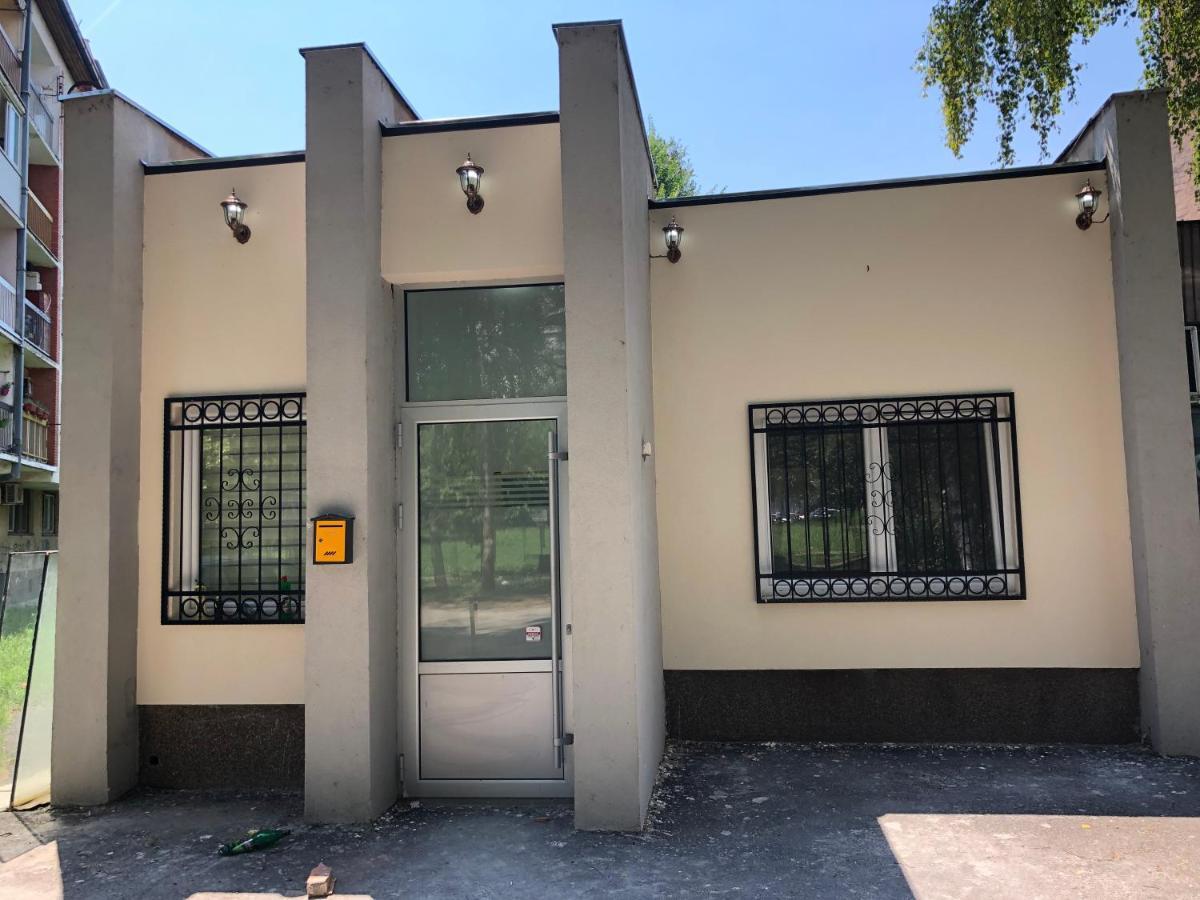 Apartment Tesla Pančevo Exteriör bild