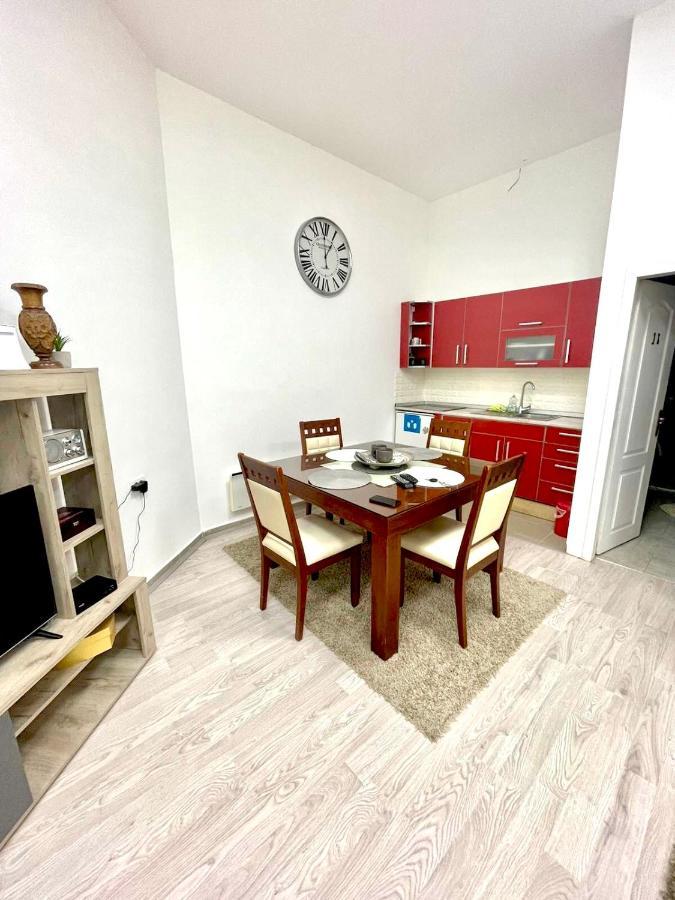 Apartment Tesla Pančevo Exteriör bild