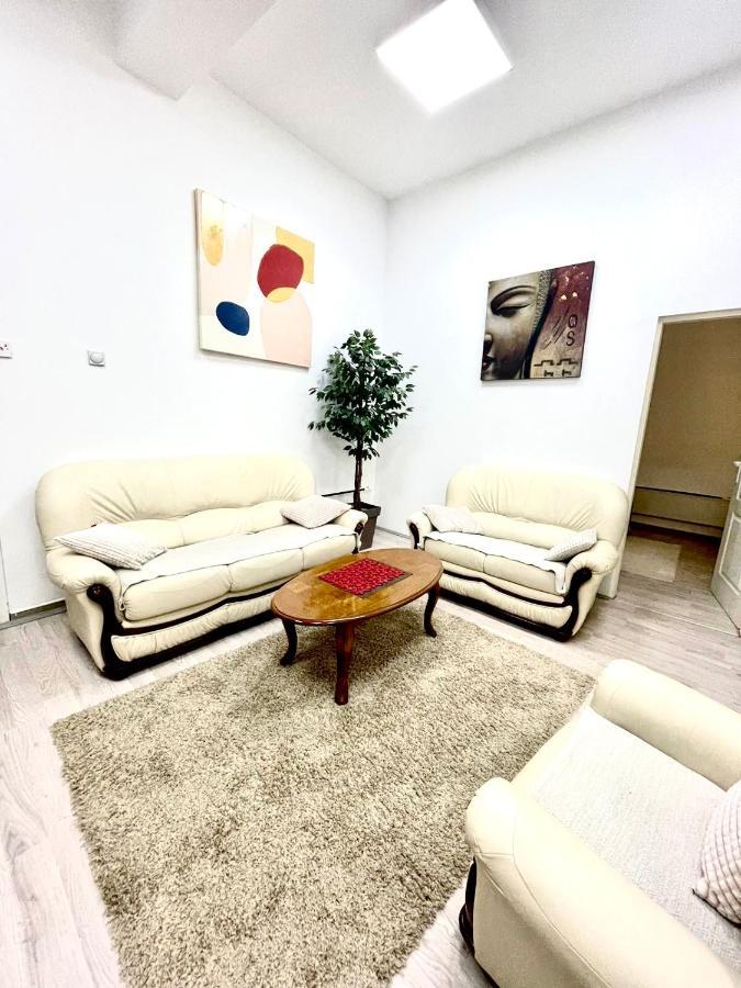Apartment Tesla Pančevo Exteriör bild